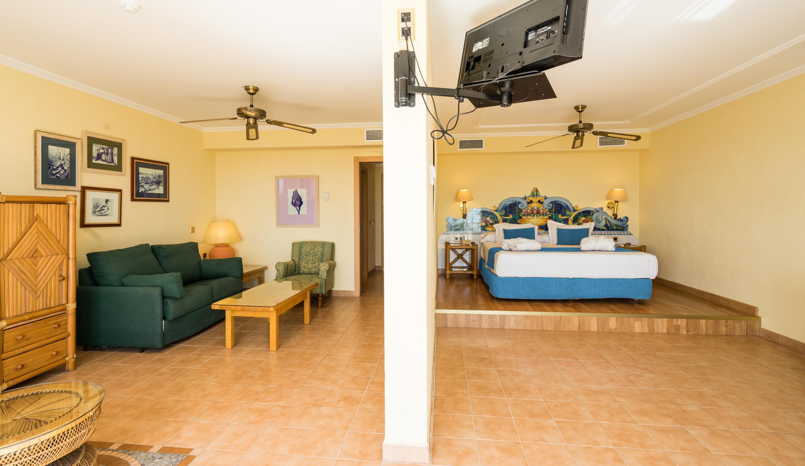 Blue Sea Costa Bastian 4*