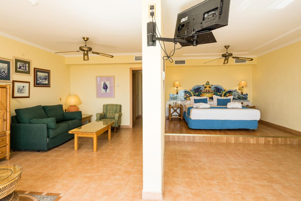 Blue Sea Costa Bastian 4*